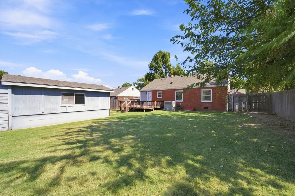 1722 S Columbia Place Tulsa, OK 74104