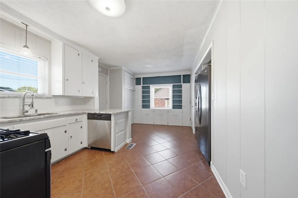1722 S Columbia Place Tulsa, OK 74104