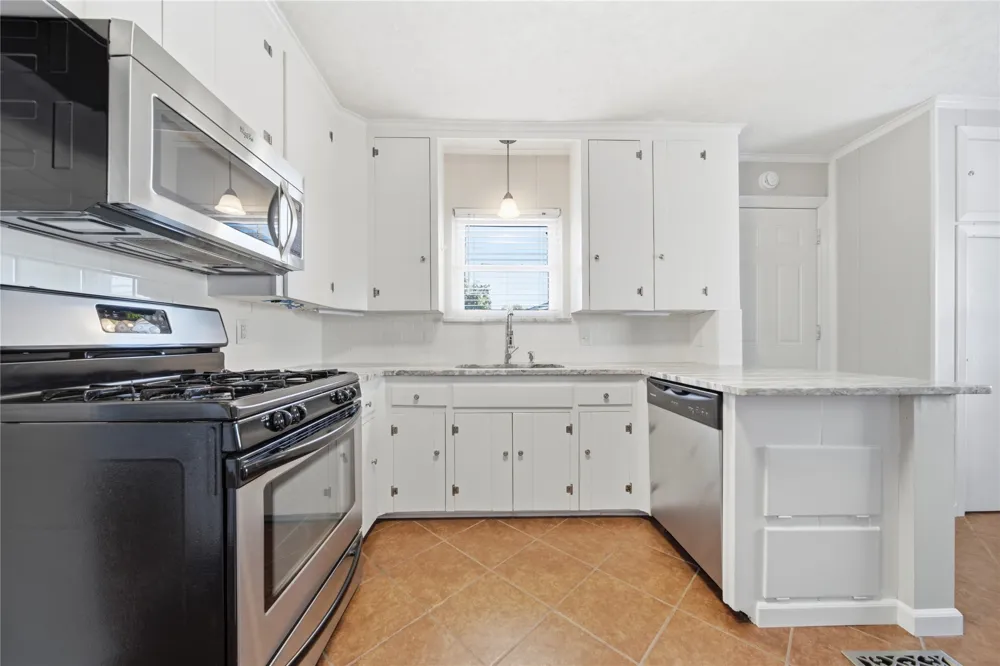 1722 S Columbia Place Tulsa, OK 74104