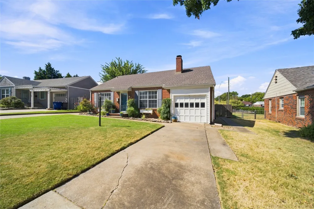 1722 S Columbia Place Tulsa, OK 74104