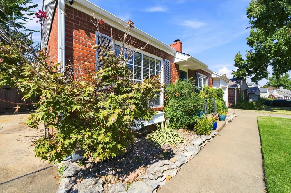 1722 S Columbia Place Tulsa, OK 74104