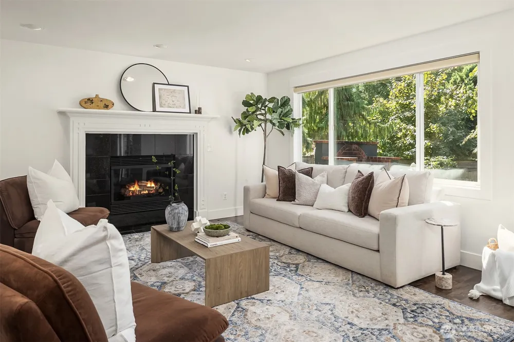 12524 NE 75th Place Kirkland, WA 98033