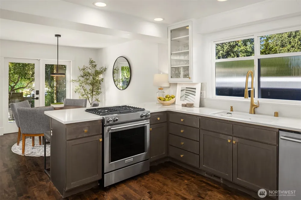 12524 NE 75th Place Kirkland, WA 98033