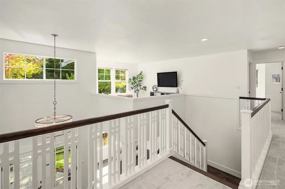 12524 NE 75th Place Kirkland, WA 98033