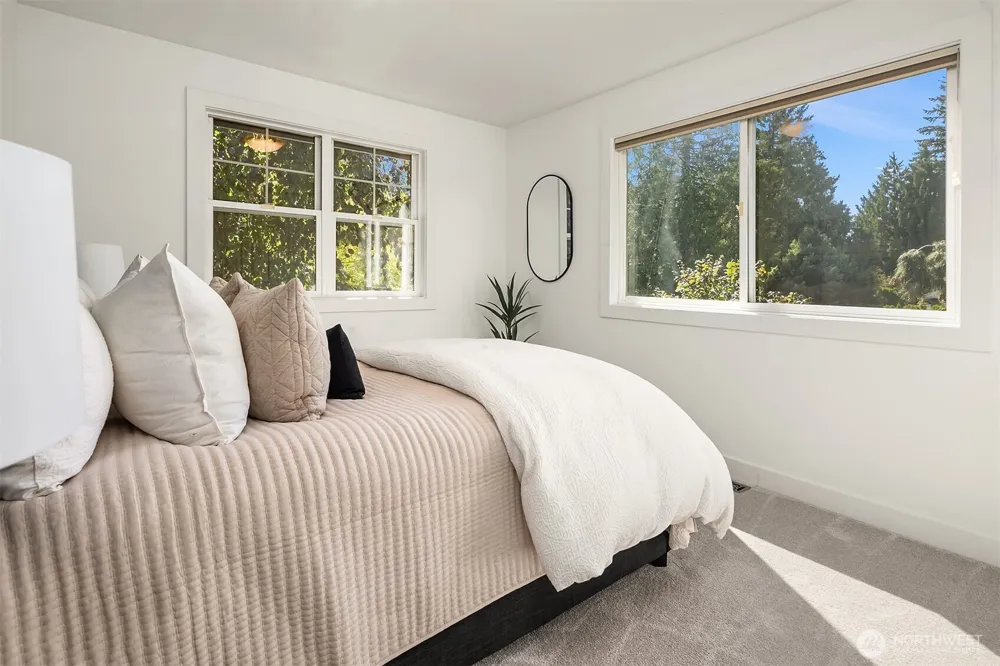 12524 NE 75th Place Kirkland, WA 98033