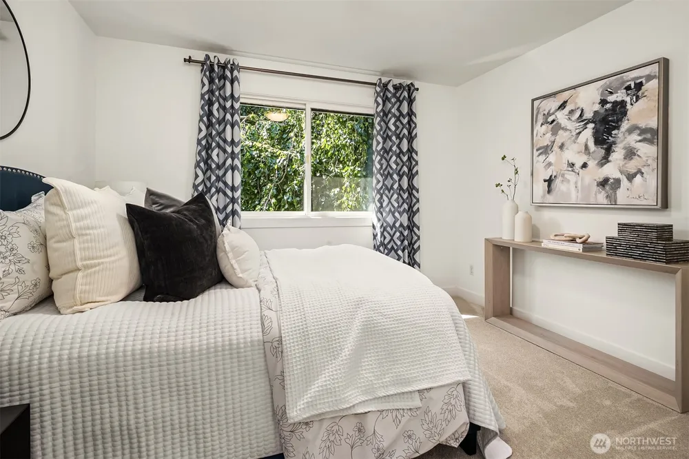 12524 NE 75th Place Kirkland, WA 98033