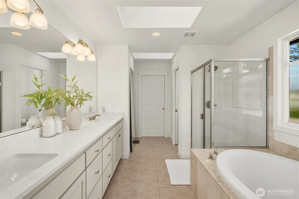 12524 NE 75th Place Kirkland, WA 98033