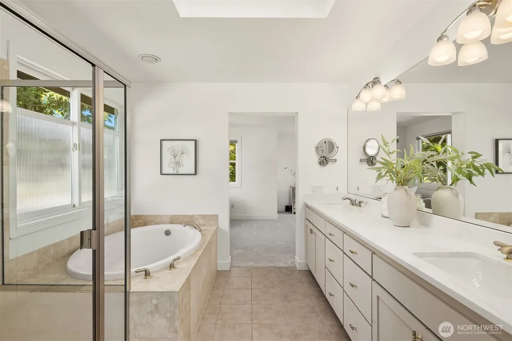 12524 NE 75th Place Kirkland, WA 98033