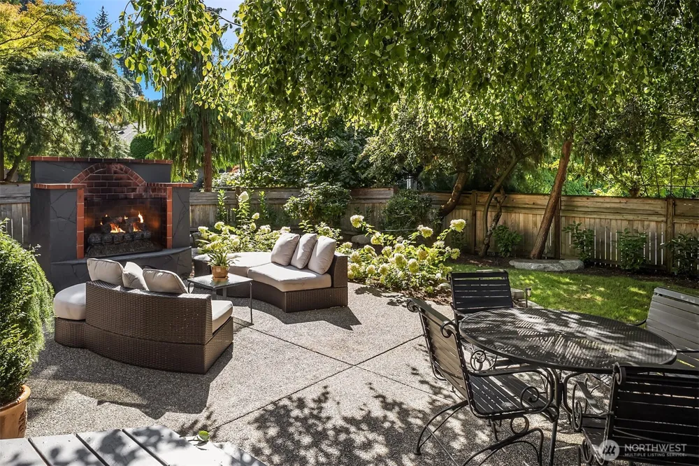 12524 NE 75th Place Kirkland, WA 98033