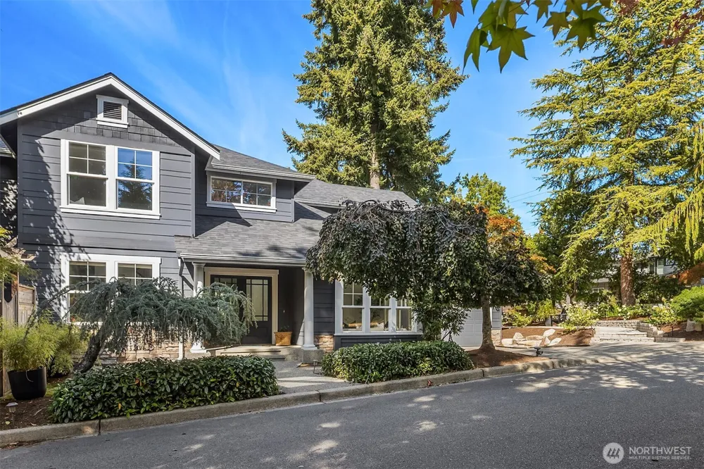 12524 NE 75th Place Kirkland, WA 98033