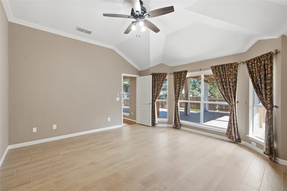 6032 Roxbury Lane Austin, TX 78739