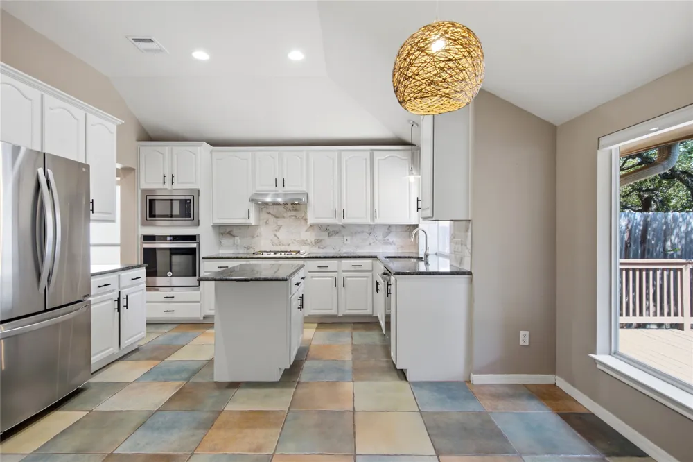 6032 Roxbury Lane Austin, TX 78739
