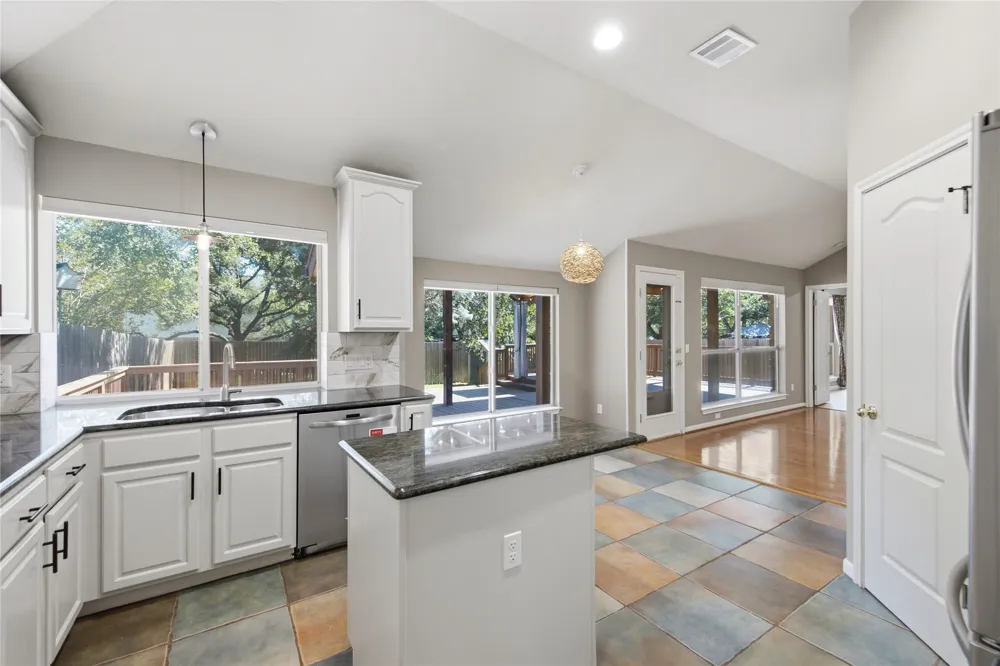 6032 Roxbury Lane Austin, TX 78739