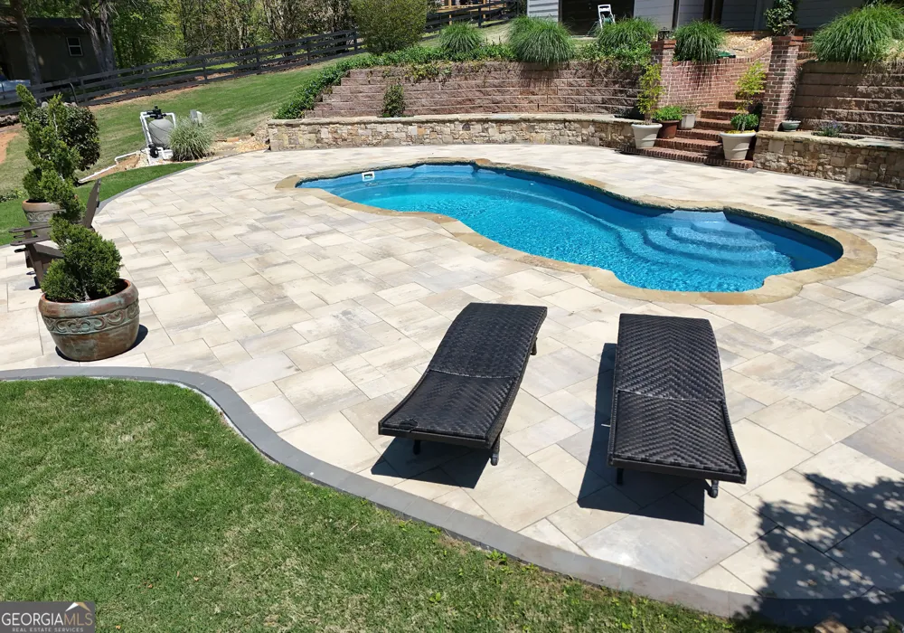 204 Lynn LN Canton, GA 30115