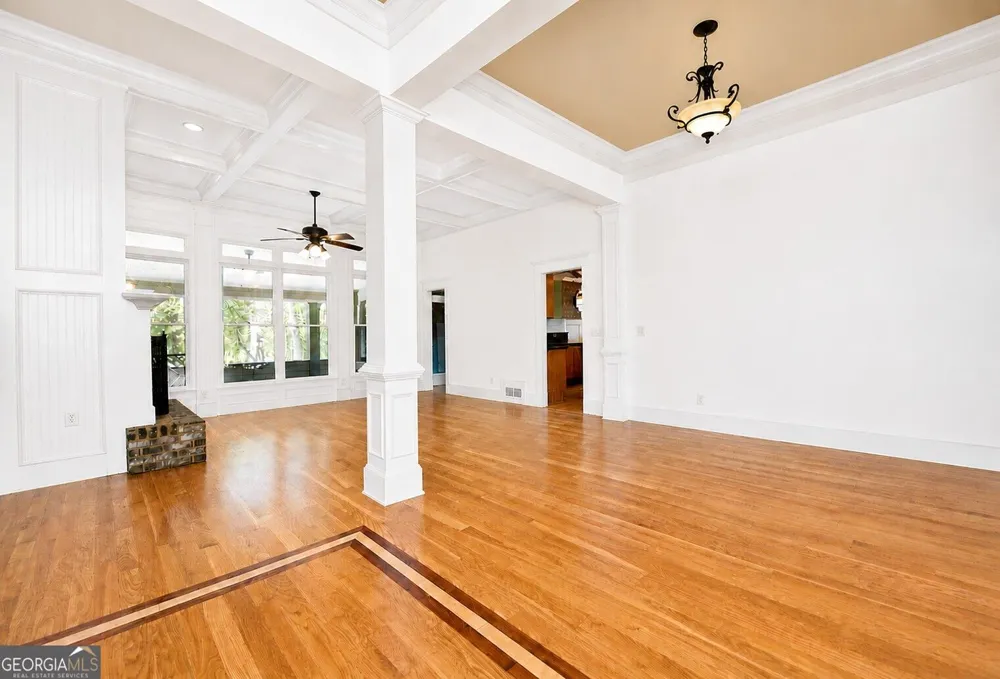 204 Lynn LN Canton, GA 30115