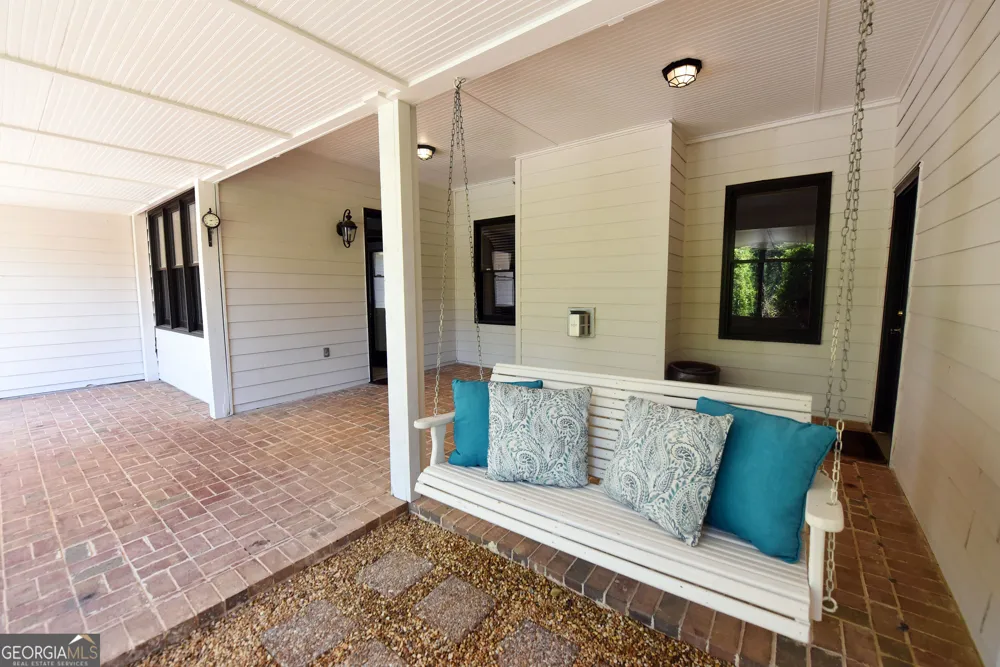 204 Lynn LN Canton, GA 30115