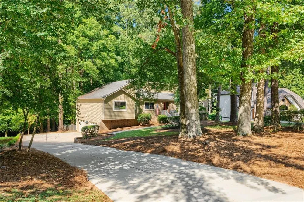 4004 Woodridge Court Duluth, GA 30096