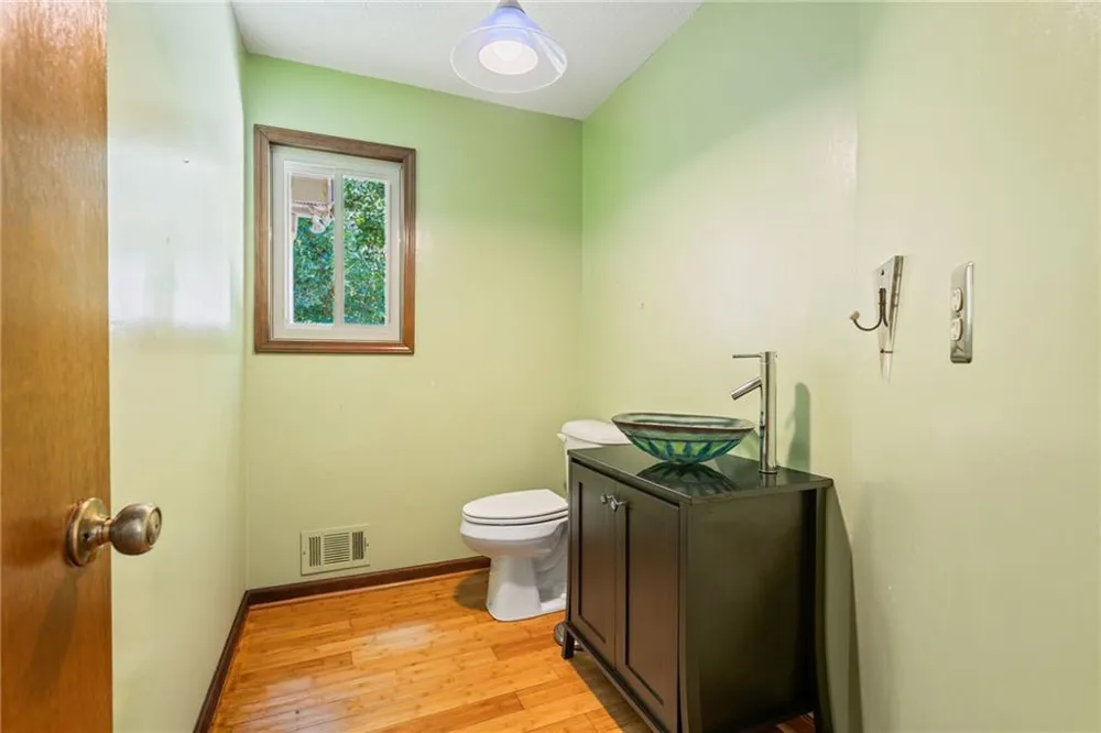 4004 Woodridge Court Duluth, GA 30096