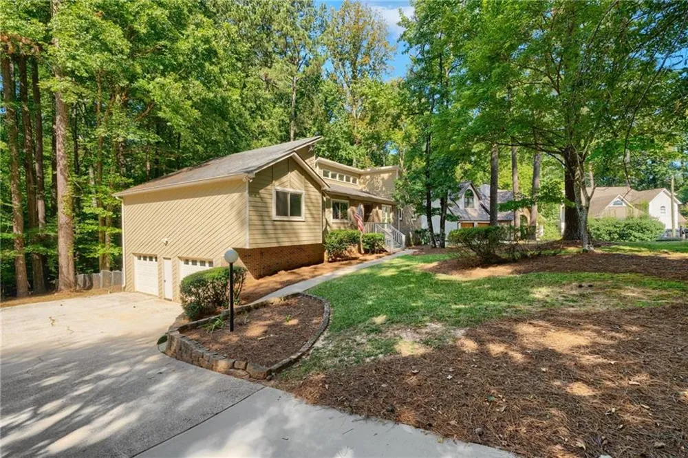 4004 Woodridge Court Duluth, GA 30096