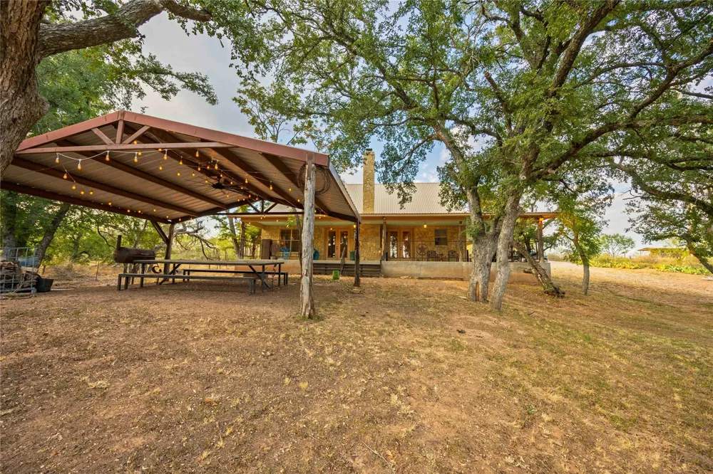 3638 County Road 312 Voss, TX 76888