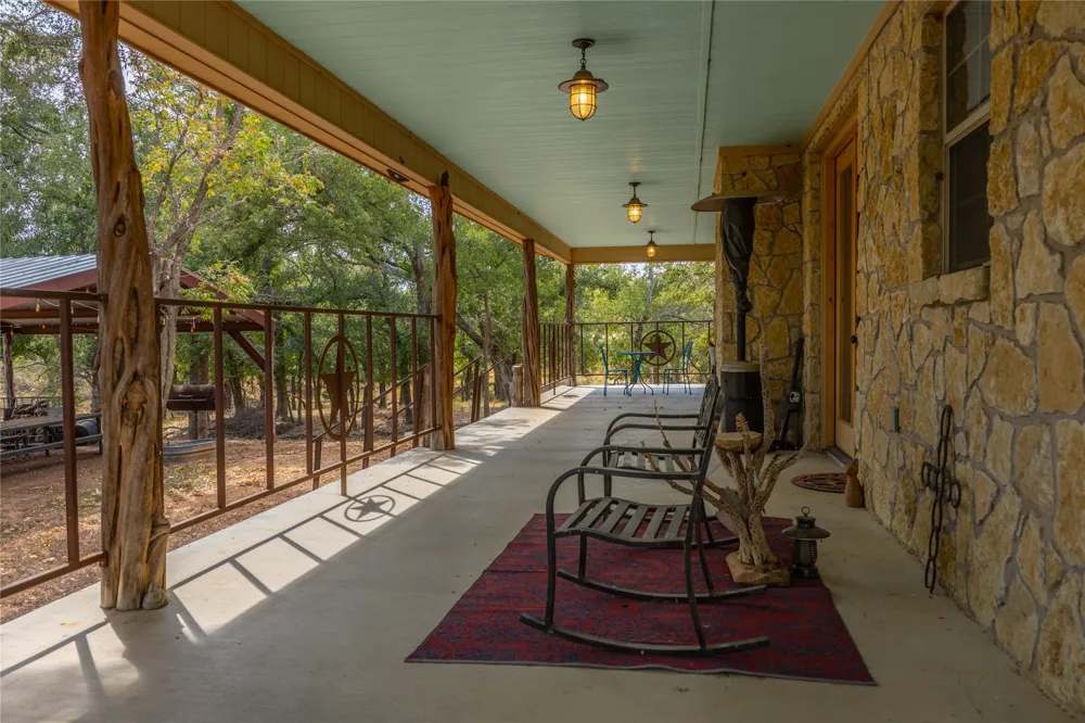 3638 County Road 312 Voss, TX 76888