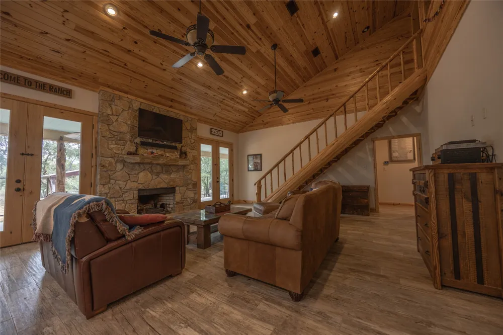 3638 County Road 312 Voss, TX 76888