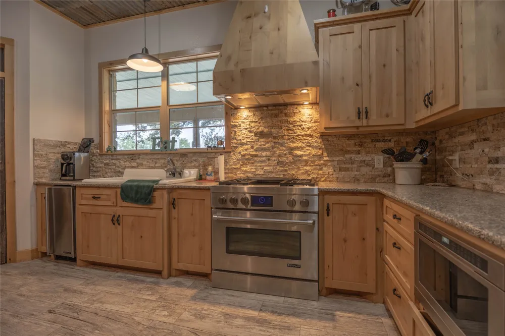 3638 County Road 312 Voss, TX 76888