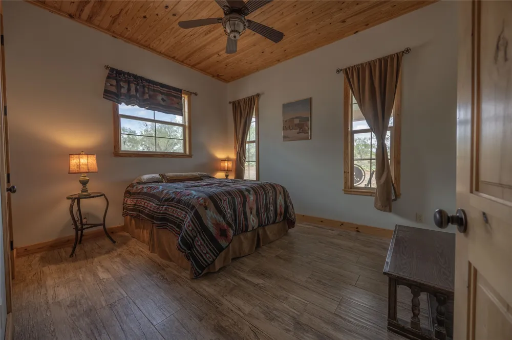 3638 County Road 312 Voss, TX 76888