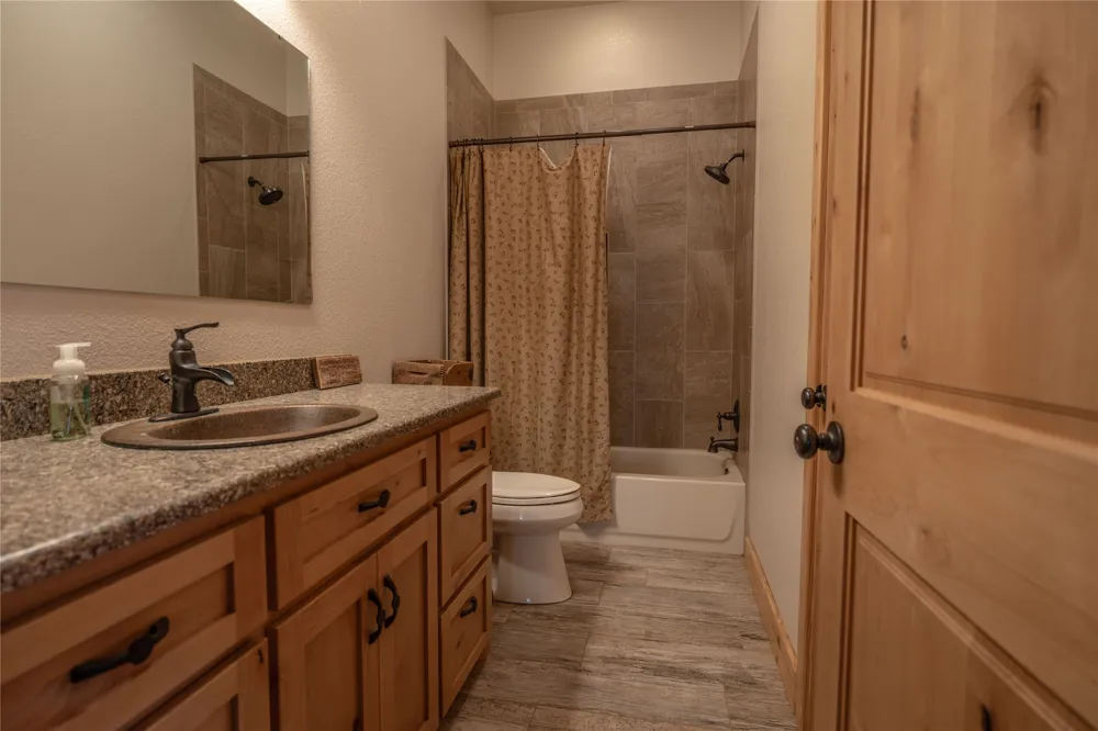 3638 County Road 312 Voss, TX 76888
