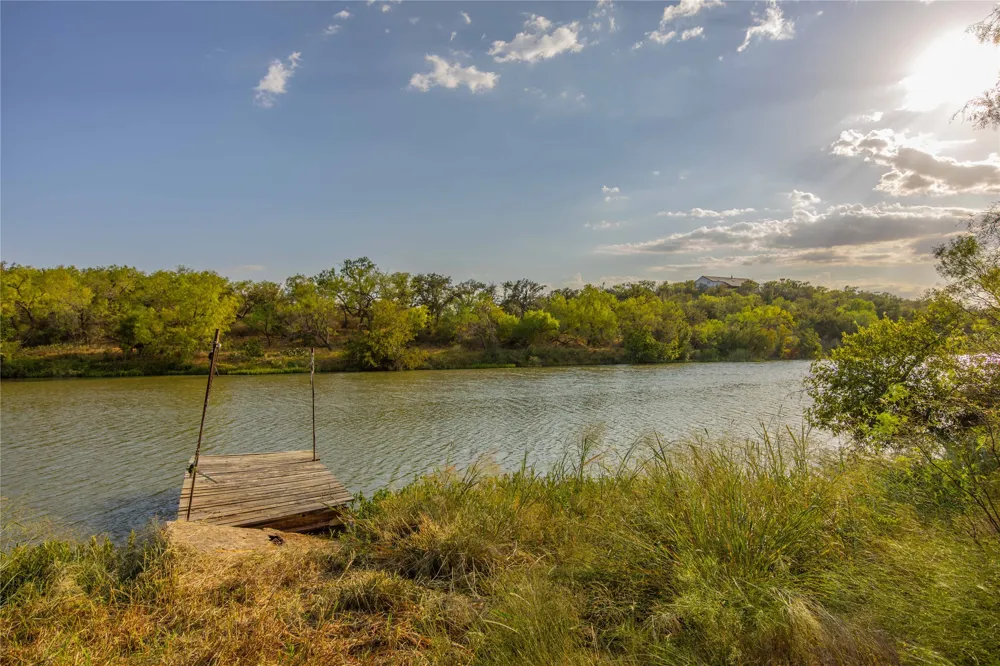 3638 County Road 312 Voss, TX 76888