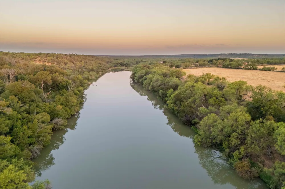 3638 County Road 312 Voss, TX 76888