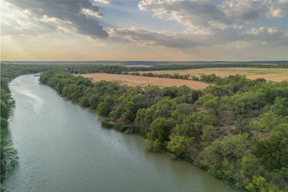 3638 County Road 312 Voss, TX 76888