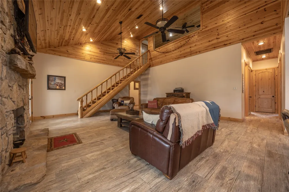 3638 County Road 312 Voss, TX 76888