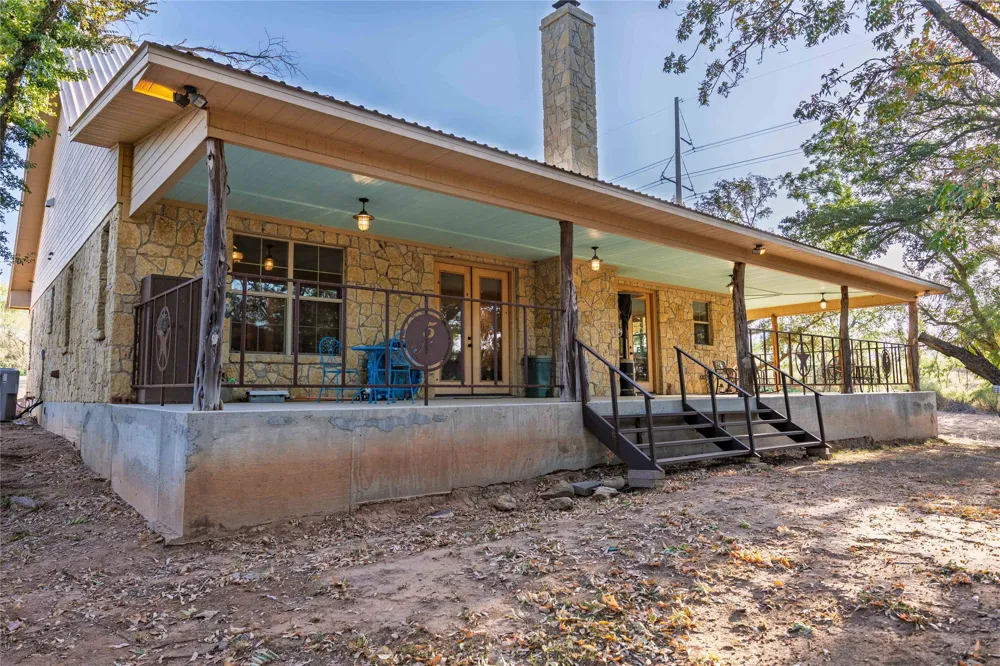 3638 County Road 312 Voss, TX 76888