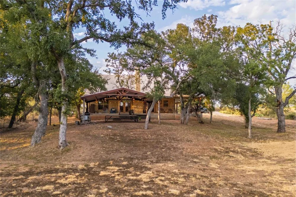 3638 County Road 312 Voss, TX 76888