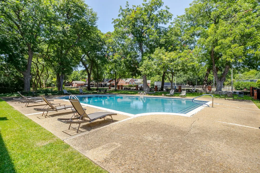 901 Roaring Springs Road Fort Worth, TX 76114