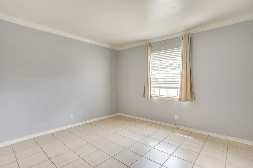901 Roaring Springs Road Fort Worth, TX 76114