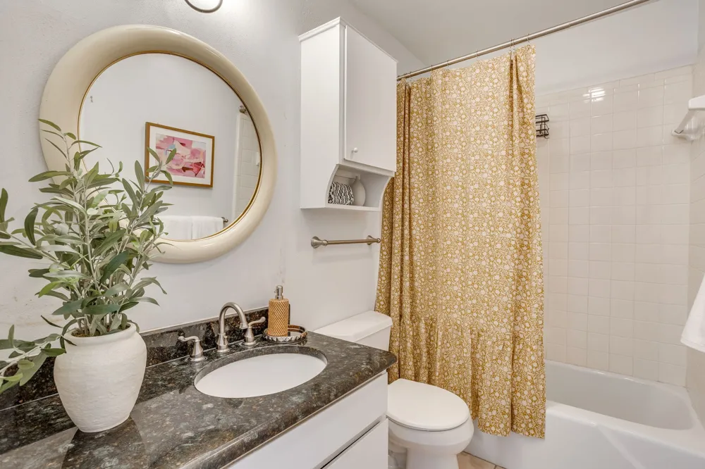 901 Roaring Springs Road Fort Worth, TX 76114