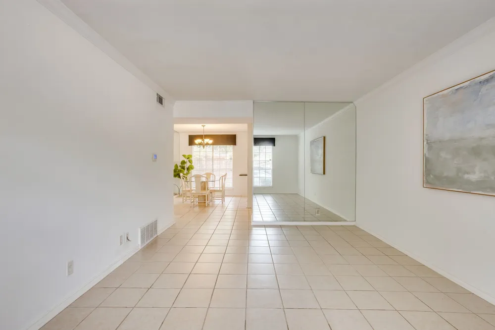 901 Roaring Springs Road Fort Worth, TX 76114