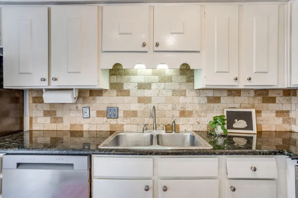 901 Roaring Springs Road Fort Worth, TX 76114