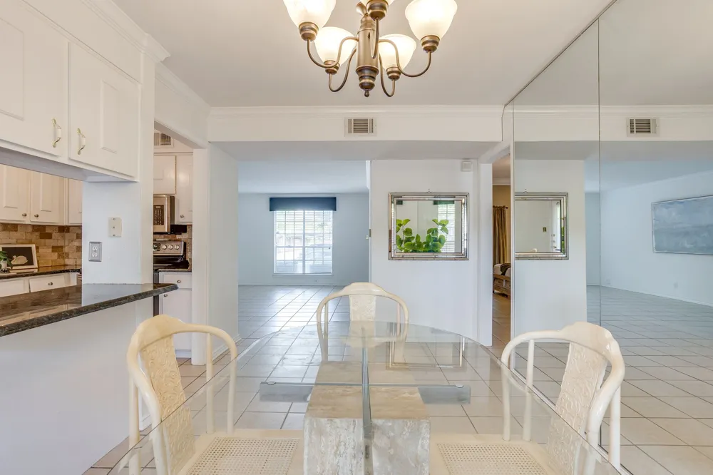 901 Roaring Springs Road Fort Worth, TX 76114