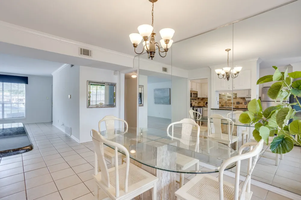 901 Roaring Springs Road Fort Worth, TX 76114