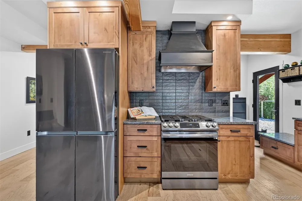 2601 Cascade Avenue Colorado Springs, CO 80907