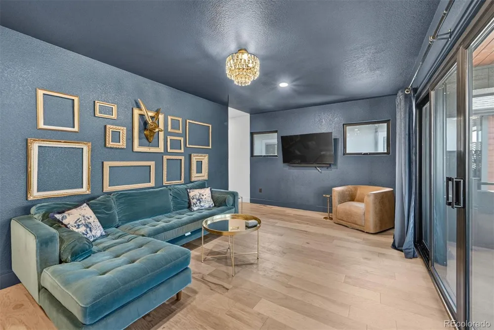 2601 Cascade Avenue Colorado Springs, CO 80907