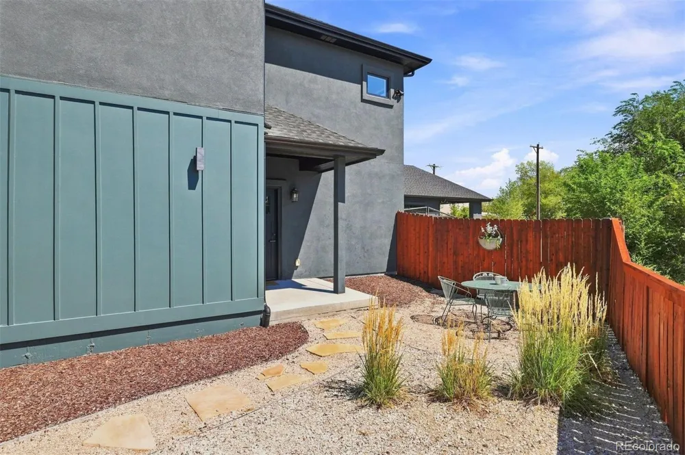 2601 Cascade Avenue Colorado Springs, CO 80907
