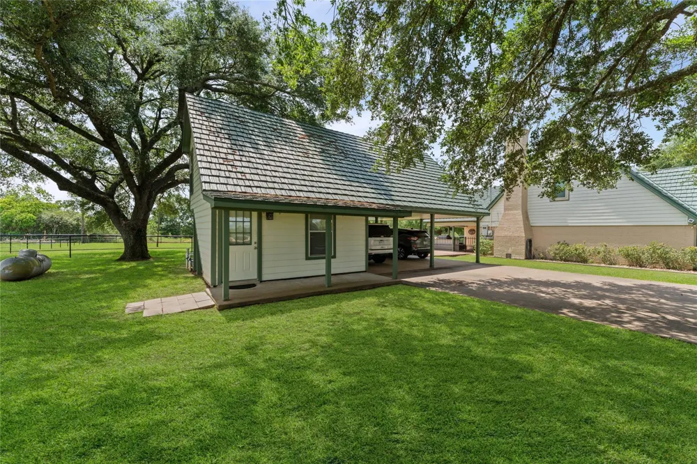 15302 Yellow Bird Road Hockley, TX 77447