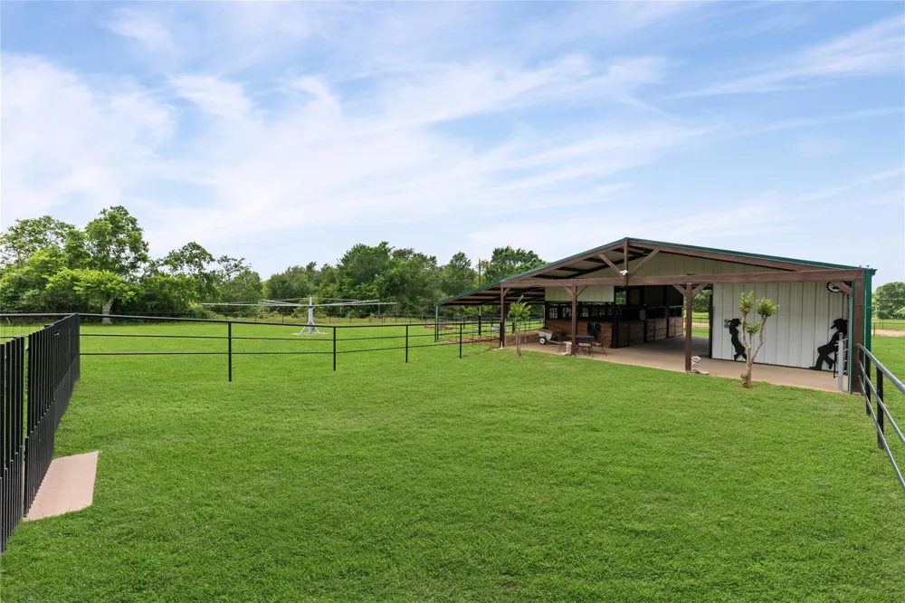15302 Yellow Bird Road Hockley, TX 77447