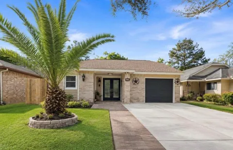 19423 Cypress Bay