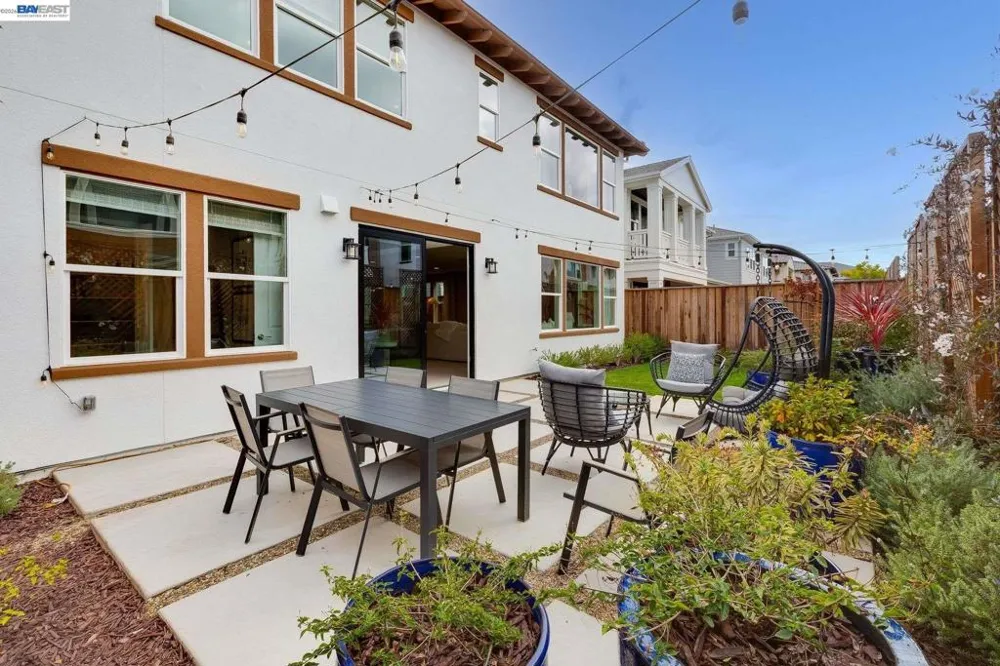 32663 Singh Circle Union City, CA 94587