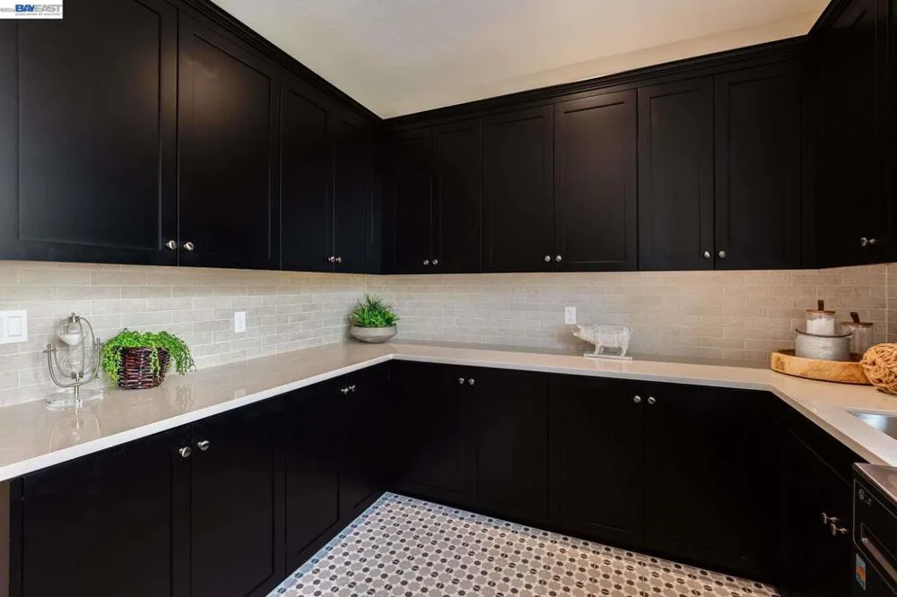 32663 Singh Circle Union City, CA 94587